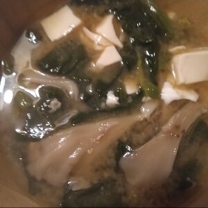 舞茸とほうれん草と豆腐のお味噌汁